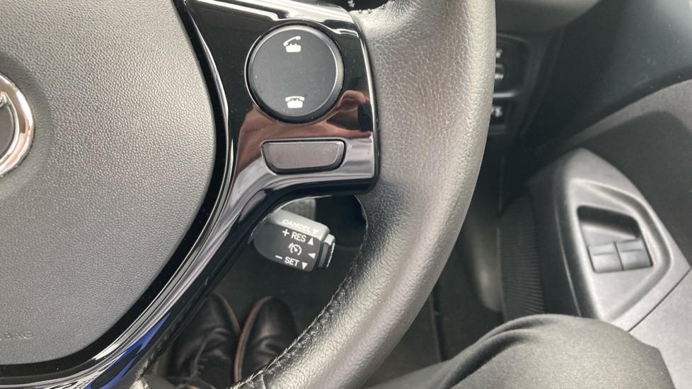 Toyota Aygo 1.0 VVT-i X-Trend 5dr Petrol Hatchback - Image 29
