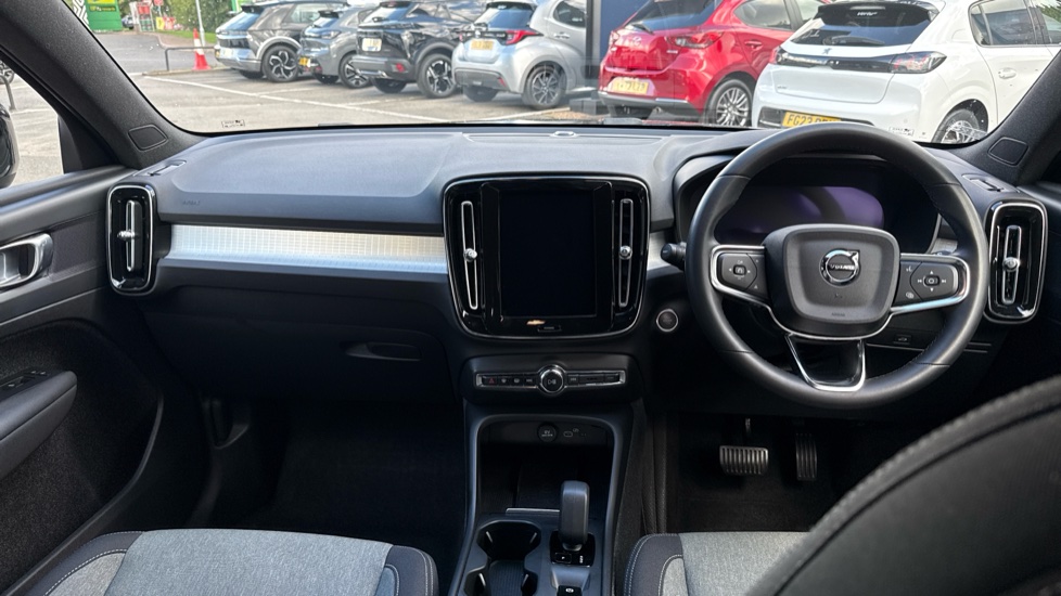 Volvo XC40 2.0 B3P Core 5dr Auto Petrol Estate - Image 10