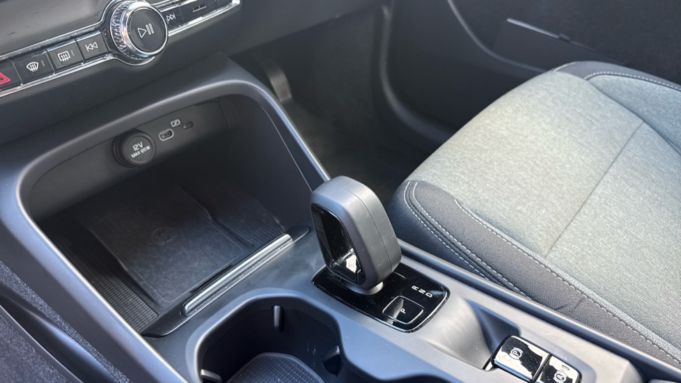 Volvo XC40 2.0 B3P Core 5dr Auto Petrol Estate - Image 13