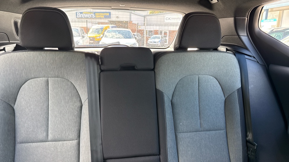 Volvo XC40 2.0 B3P Core 5dr Auto Petrol Estate - Image 15