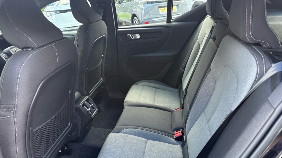 Volvo XC40 2.0 B3P Core 5dr Auto Petrol Estate - Image 16