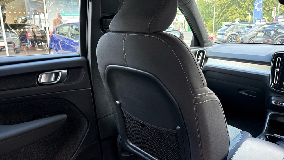Volvo XC40 2.0 B3P Core 5dr Auto Petrol Estate - Image 30
