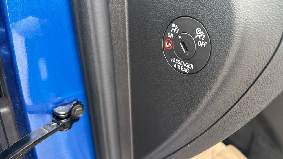 Vauxhall Mokka X 1.6i Active 5dr Petrol Hatchback - Image 29