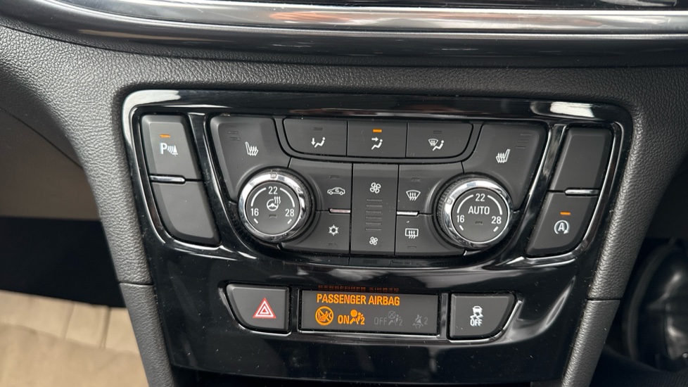 Vauxhall Mokka X 1.6i Active 5dr Petrol Hatchback - Image 37