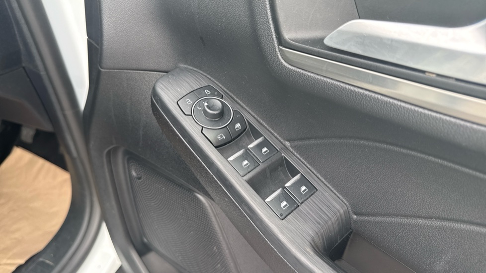 Ford Kuga 1.5 EcoBoost 150 Titanium Edition 5dr Petrol Estate - Image 30