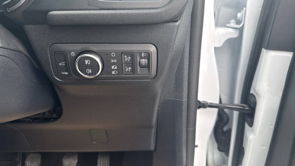 Ford Kuga 1.5 EcoBoost 150 Titanium Edition 5dr Petrol Estate - Image 32