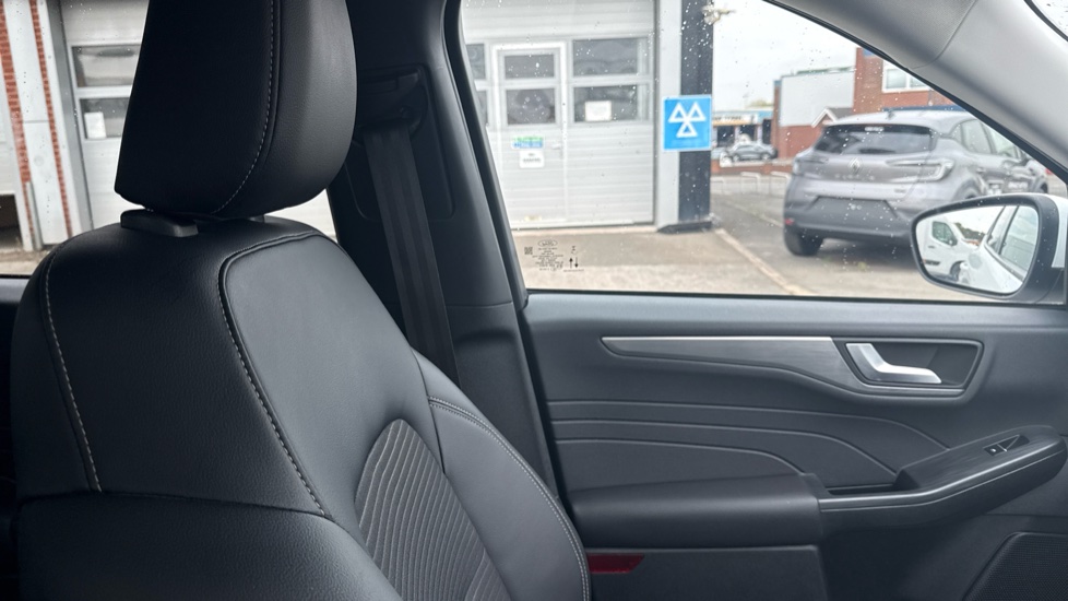 Ford Kuga 1.5 EcoBoost 150 Titanium Edition 5dr Petrol Estate - Image 39