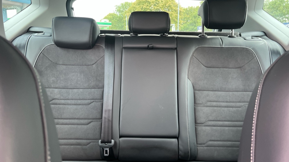 SEAT Ateca 1.5 TSI EVO Xperience 5dr Petrol Estate - Image 15