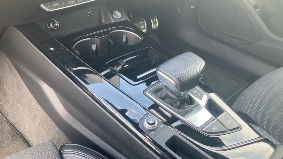 Audi A4 40 TDI Quattro Black Edition 5dr S Tronic Diesel Estate - Image 13