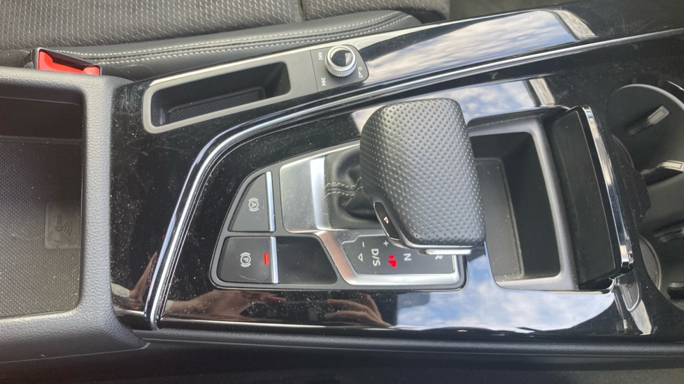 Audi A4 40 TDI Quattro Black Edition 5dr S Tronic Diesel Estate - Image 33
