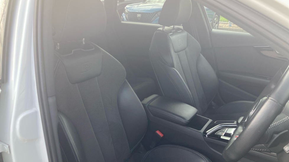 Audi A4 40 TDI Quattro Black Edition 5dr S Tronic Diesel Estate - Image 37