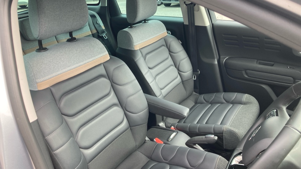 Citroen C3 Aircross 1.2 PureTech 110 Shine Plus 5dr Petrol Hatchback - Image 35