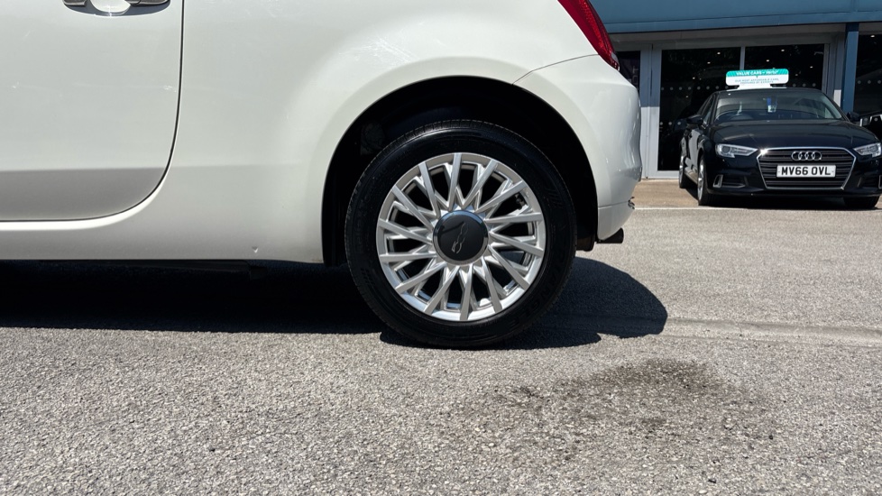 Fiat 500 1.2 Lounge 3dr Petrol Hatchback - Image 7