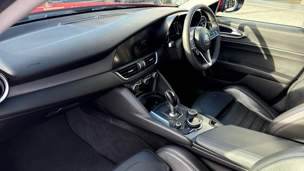 Alfa Romeo Giulia 2.2 JTDM-2 180 Speciale 4dr Auto Diesel Saloon - Image 9