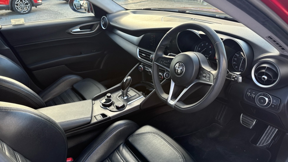 Alfa Romeo Giulia 2.2 JTDM-2 180 Speciale 4dr Auto Diesel Saloon - Image 11