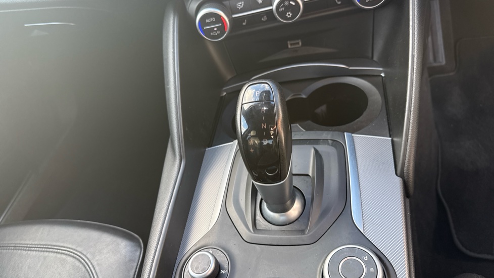Alfa Romeo Giulia 2.2 JTDM-2 180 Speciale 4dr Auto Diesel Saloon - Image 13