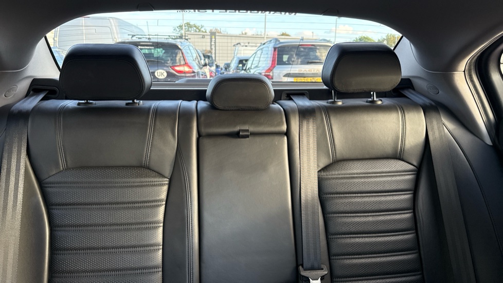 Alfa Romeo Giulia 2.2 JTDM-2 180 Speciale 4dr Auto Diesel Saloon - Image 15