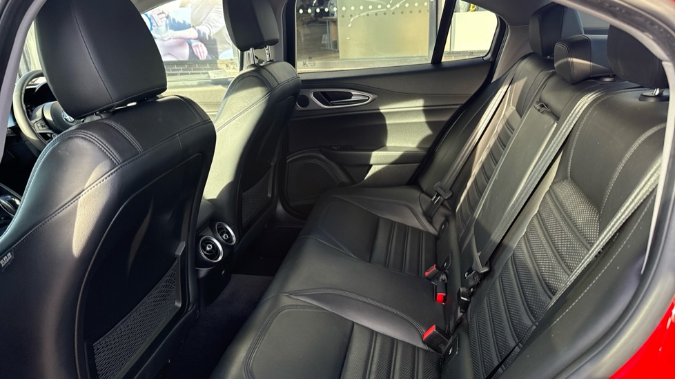 Alfa Romeo Giulia 2.2 JTDM-2 180 Speciale 4dr Auto Diesel Saloon - Image 16
