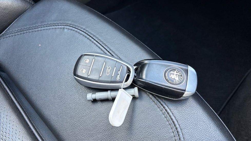 Alfa Romeo Giulia 2.2 JTDM-2 180 Speciale 4dr Auto Diesel Saloon - Image 20