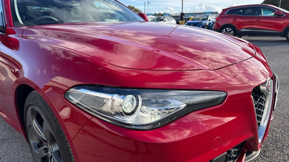 Alfa Romeo Giulia 2.2 JTDM-2 180 Speciale 4dr Auto Diesel Saloon - Image 23