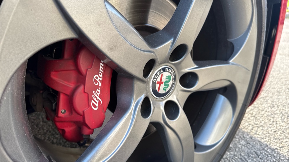 Alfa Romeo Giulia 2.2 JTDM-2 180 Speciale 4dr Auto Diesel Saloon - Image 24