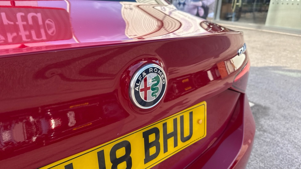 Alfa Romeo Giulia 2.2 JTDM-2 180 Speciale 4dr Auto Diesel Saloon - Image 29