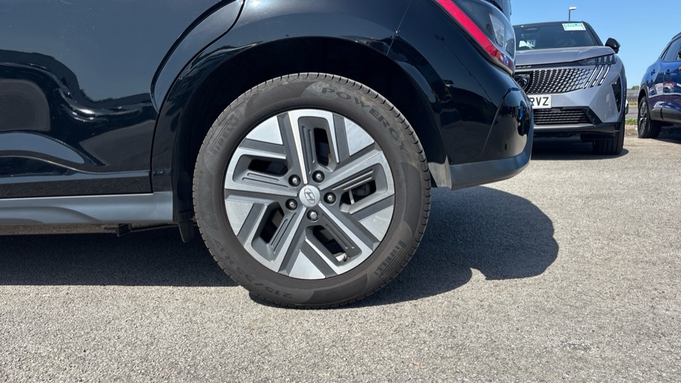 Hyundai KONA 100kW SE Connect 39kWh 5dr Auto Electric Hatchback - Image 7