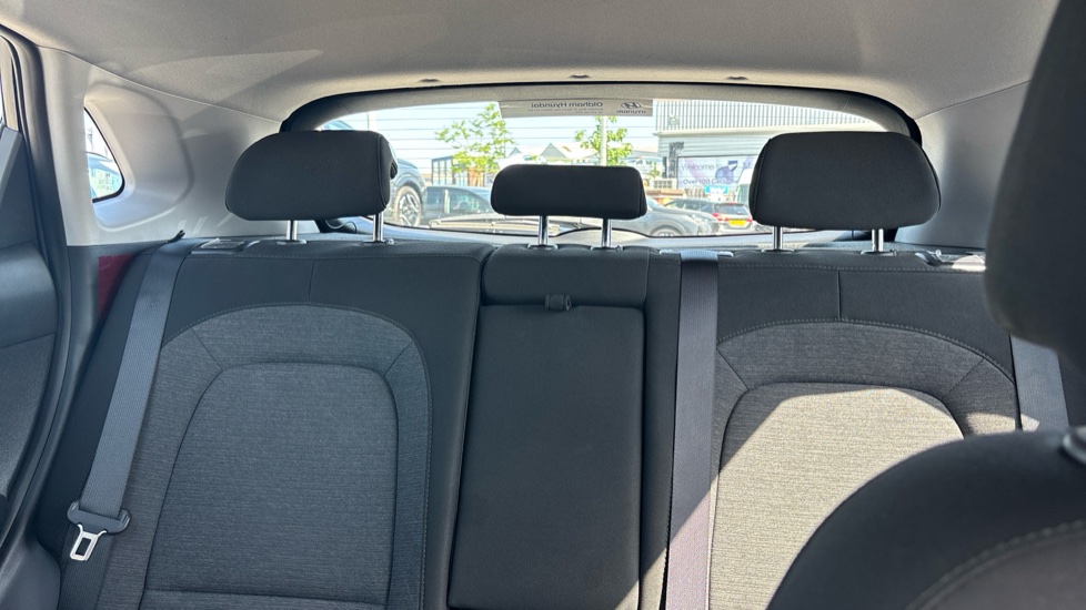 Hyundai KONA 100kW SE Connect 39kWh 5dr Auto Electric Hatchback - Image 15