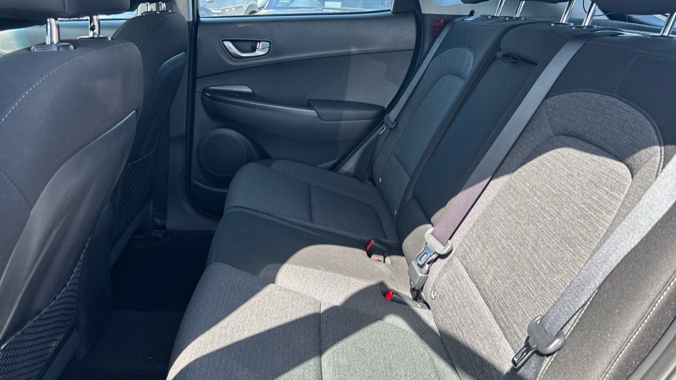 Hyundai KONA 100kW SE Connect 39kWh 5dr Auto Electric Hatchback - Image 16