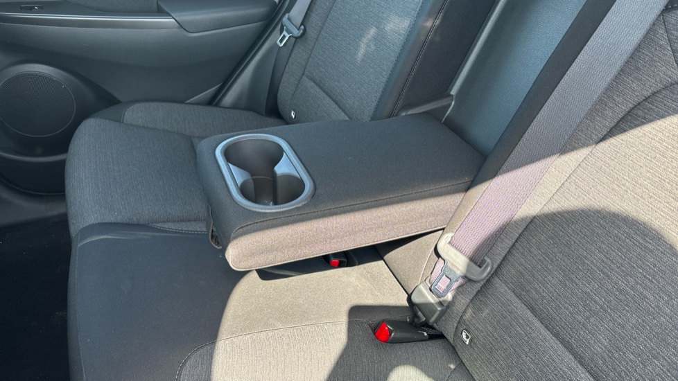 Hyundai KONA 100kW SE Connect 39kWh 5dr Auto Electric Hatchback - Image 25