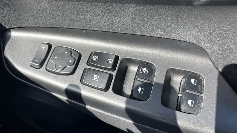 Hyundai KONA 100kW SE Connect 39kWh 5dr Auto Electric Hatchback - Image 26