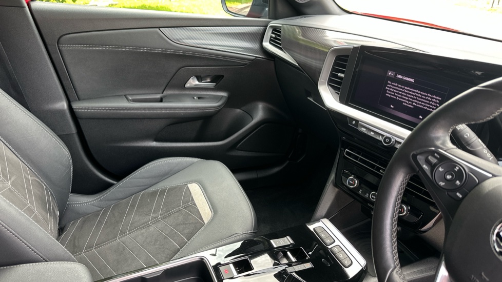 Vauxhall Mokka 100kW Ultimate 50kWh 5dr Auto Electric Hatchback - Image 14