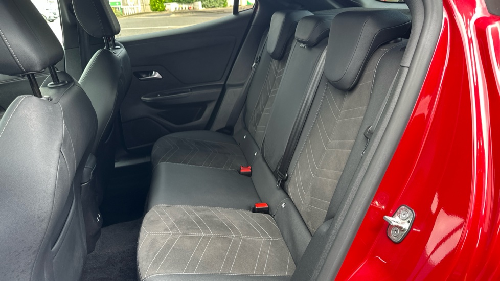 Vauxhall Mokka 100kW Ultimate 50kWh 5dr Auto Electric Hatchback - Image 16