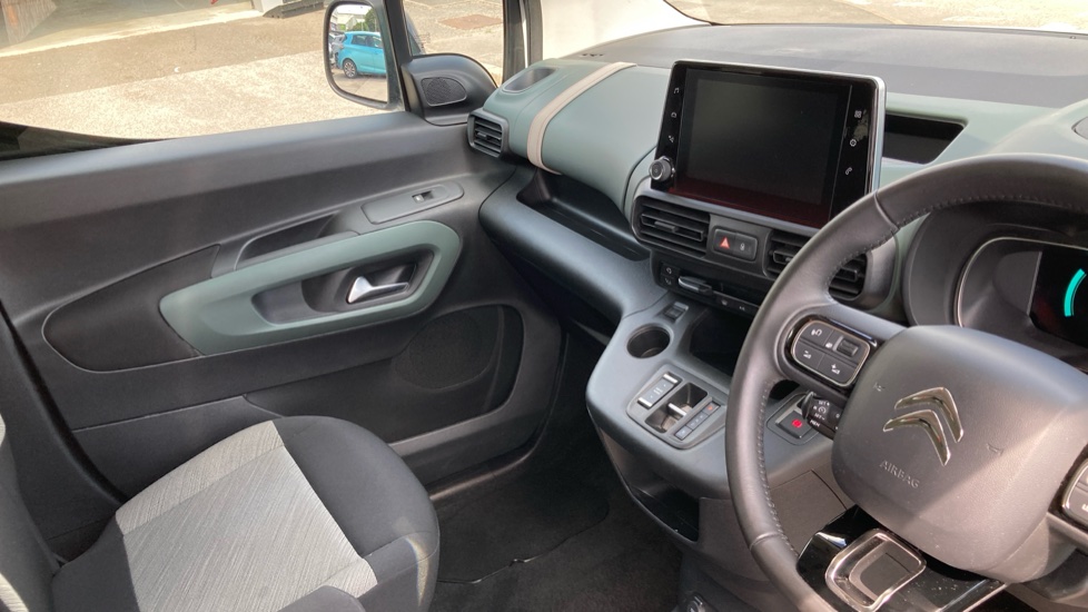Citroen Berlingo 100kW Flair XTR M 50kWh 5dr Auto Electric Estate - Image 14