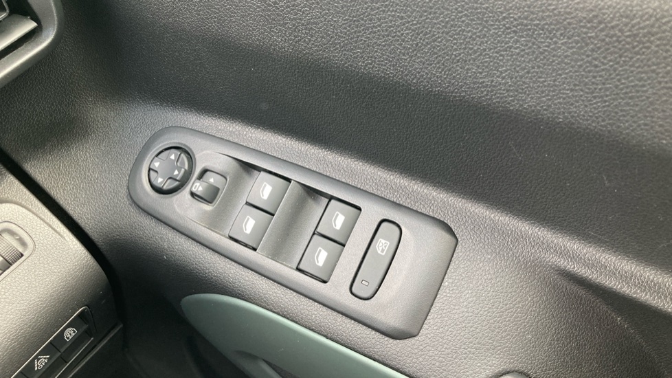 Citroen Berlingo 100kW Flair XTR M 50kWh 5dr Auto Electric Estate - Image 22