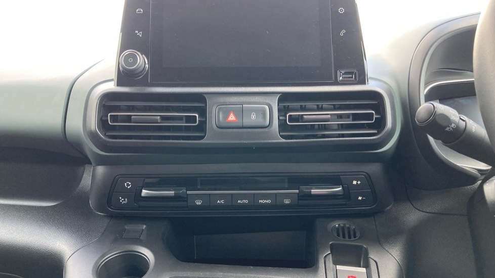 Citroen Berlingo 100kW Flair XTR M 50kWh 5dr Auto Electric Estate - Image 28