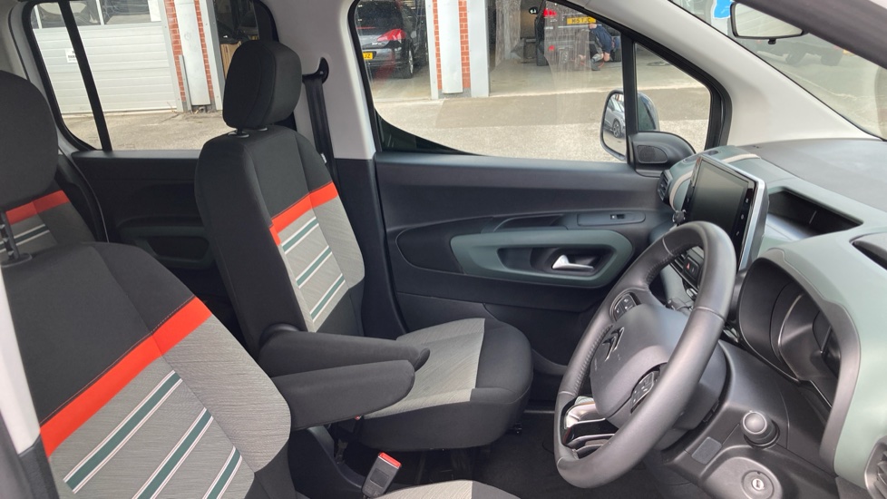 Citroen Berlingo 100kW Flair XTR M 50kWh 5dr Auto Electric Estate - Image 33