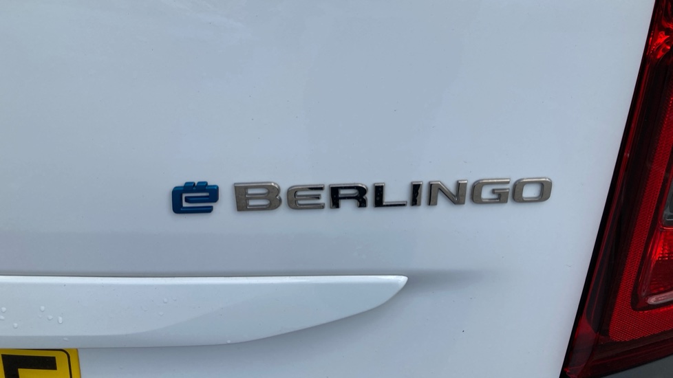 Citroen Berlingo 100kW Flair XTR M 50kWh 5dr Auto Electric Estate - Image 35