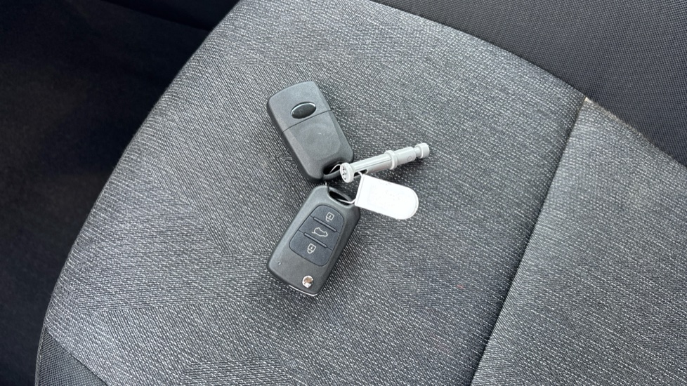 Kia Picanto 1.0 1 5dr Petrol Hatchback - Image 20