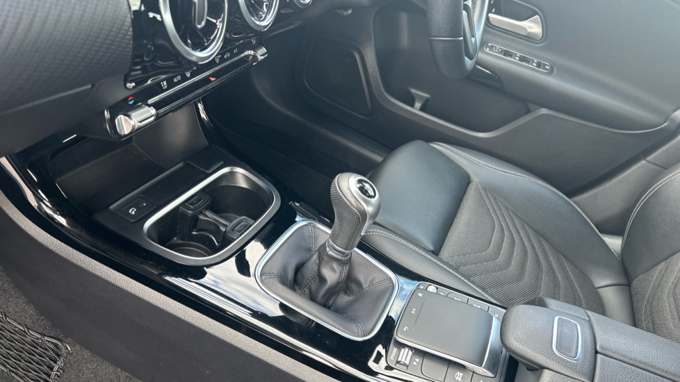 Mercedes-Benz A-Class A180 SE 5dr Petrol Hatchback - Image 13
