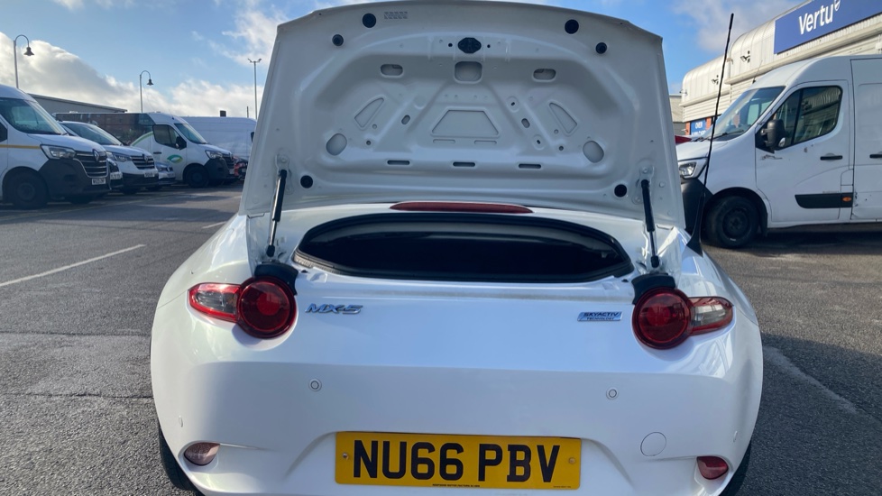 Mazda MX-5 1.5 Icon 2dr Petrol Convertible - Image 4