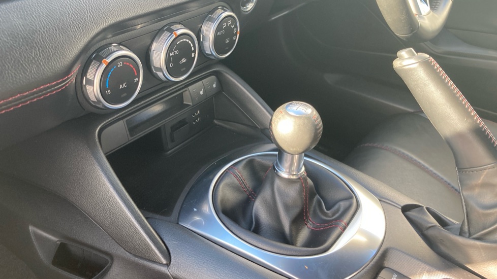 Mazda MX-5 1.5 Icon 2dr Petrol Convertible - Image 13