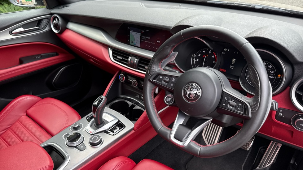 Alfa Romeo Stelvio 2.0 Turbo 280 Veloce 5dr Auto Petrol Estate - Image 11