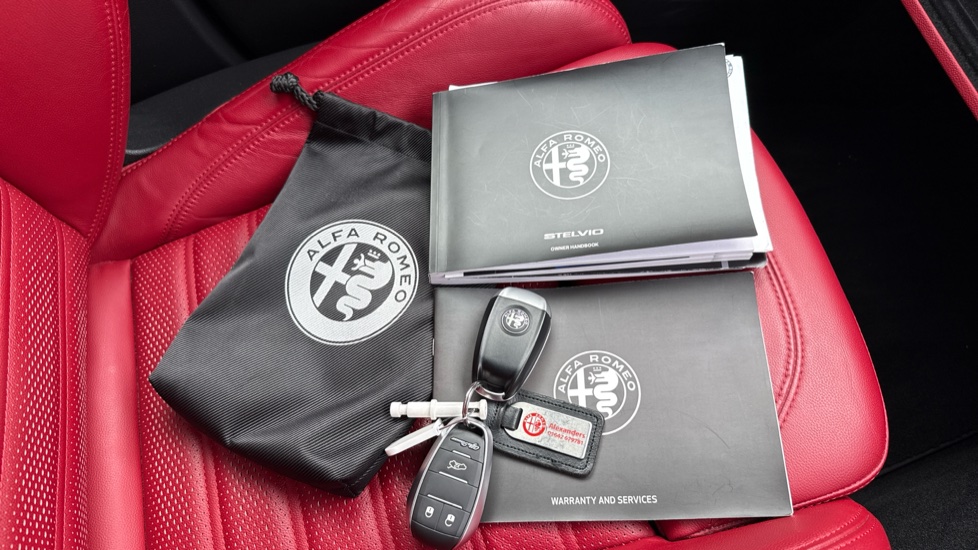 Alfa Romeo Stelvio 2.0 Turbo 280 Veloce 5dr Auto Petrol Estate - Image 19