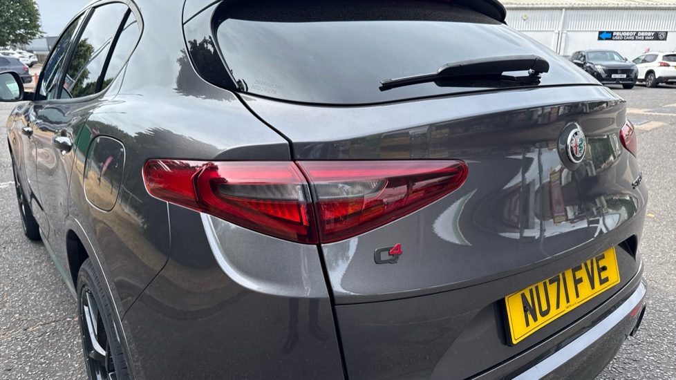 Alfa Romeo Stelvio 2.0 Turbo 280 Veloce 5dr Auto Petrol Estate - Image 28