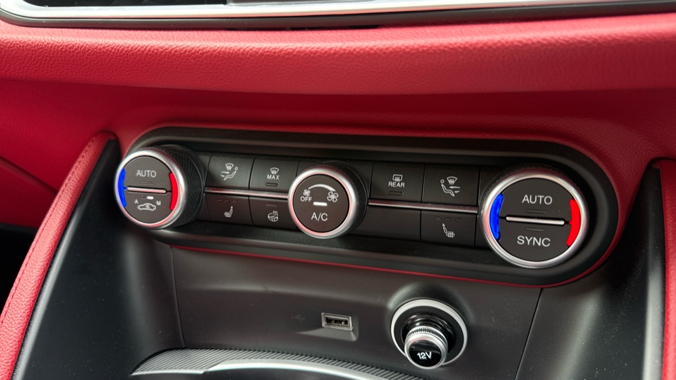 Alfa Romeo Stelvio 2.0 Turbo 280 Veloce 5dr Auto Petrol Estate - Image 37