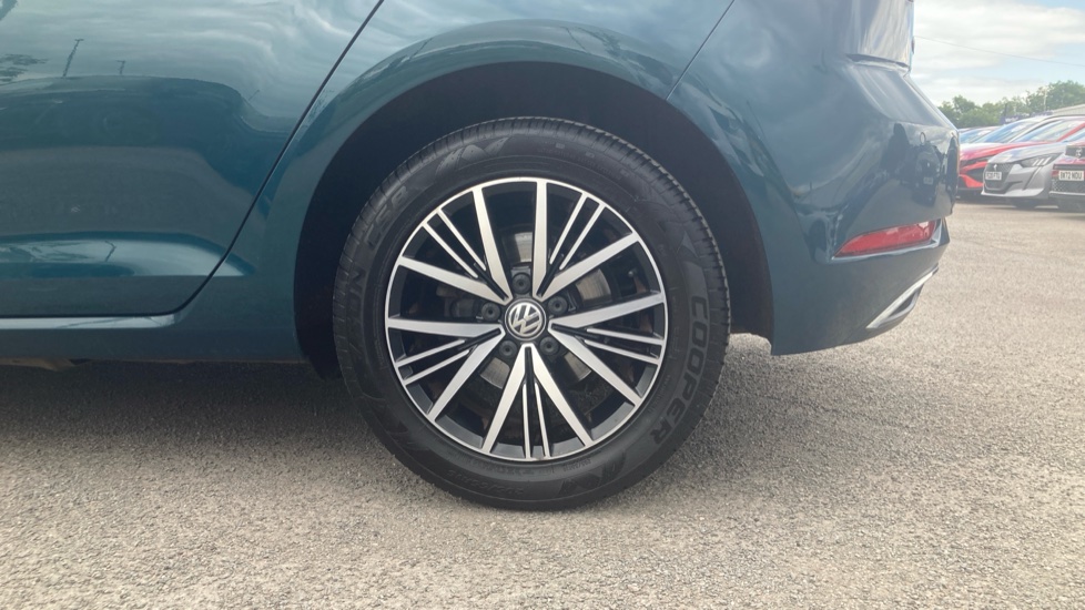 Volkswagen Golf 1.4 TSI SE [Nav] 5dr Petrol Hatchback - Image 7