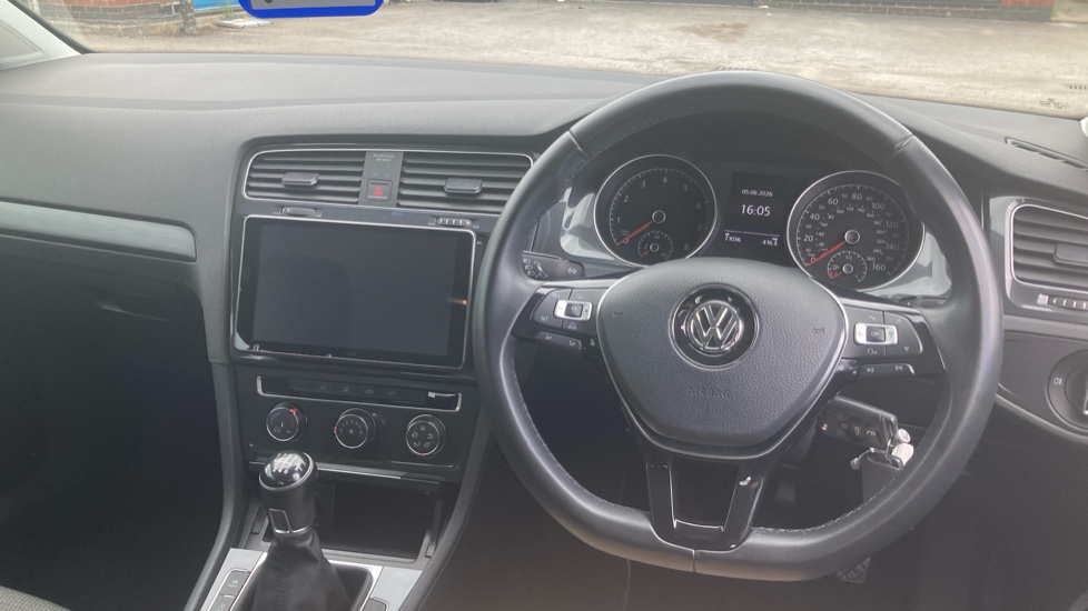 Volkswagen Golf 1.4 TSI SE [Nav] 5dr Petrol Hatchback - Image 10