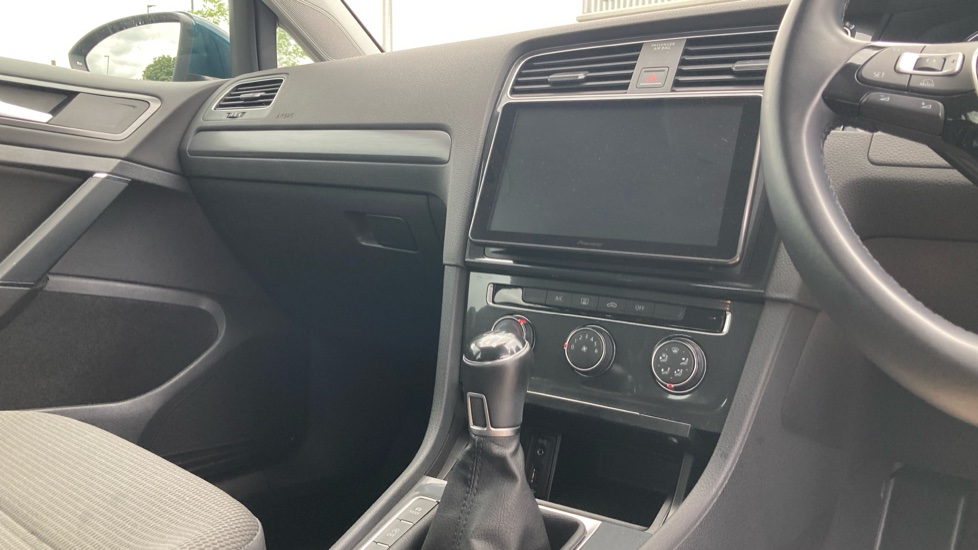 Volkswagen Golf 1.4 TSI SE [Nav] 5dr Petrol Hatchback - Image 14