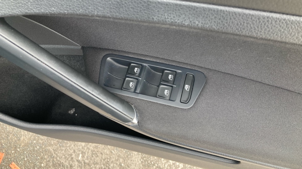 Volkswagen Golf 1.4 TSI SE [Nav] 5dr Petrol Hatchback - Image 27